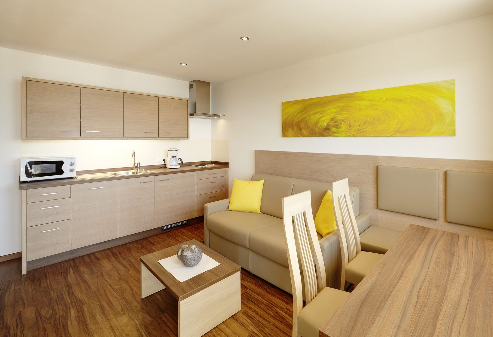 Urlaub Ferienwohnung Typ B+ Kochnische Küchenecke Couch Sitzecke Eckbank Tisch