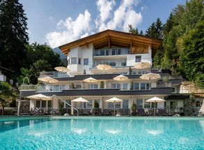 Urlaub Dorf Tirol Residence Lechner Pool