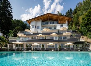 Holiday Dorf Tirol Residence Lechner Pool