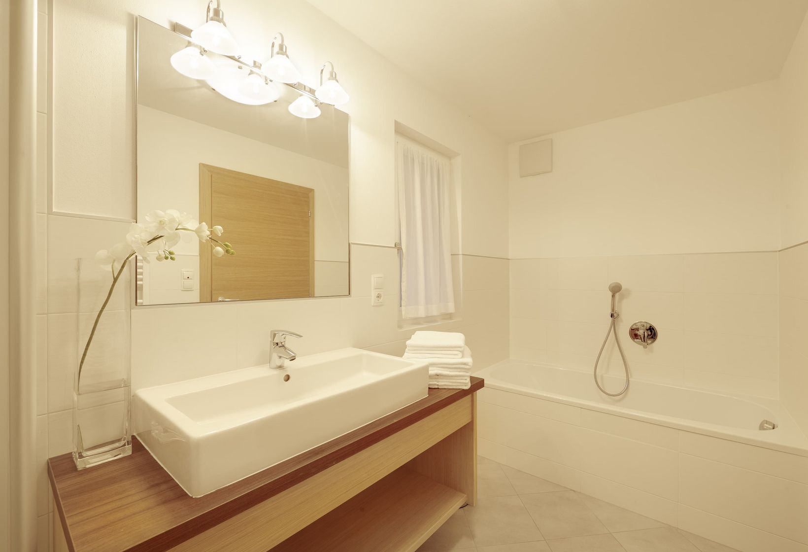 Badezimmer Badewanne Residence Lechner Ferienwohnung Typ C