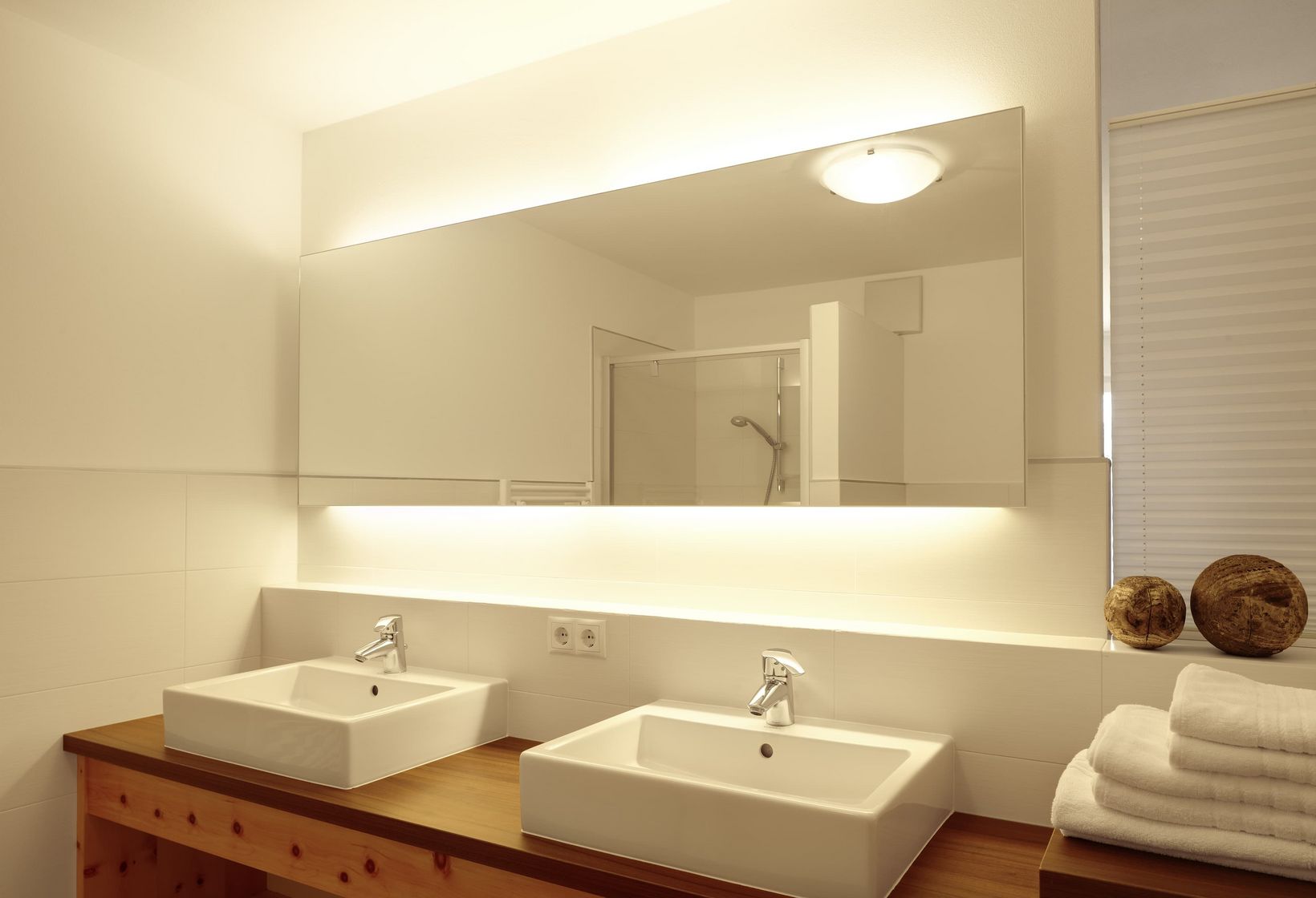 Badezimmer Feriewohnung C Residence Lechner Appartement Waschbecken Dusche