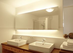 Badezimmer Feriewohnung C Residence Lechner Appartement Waschbecken Dusche