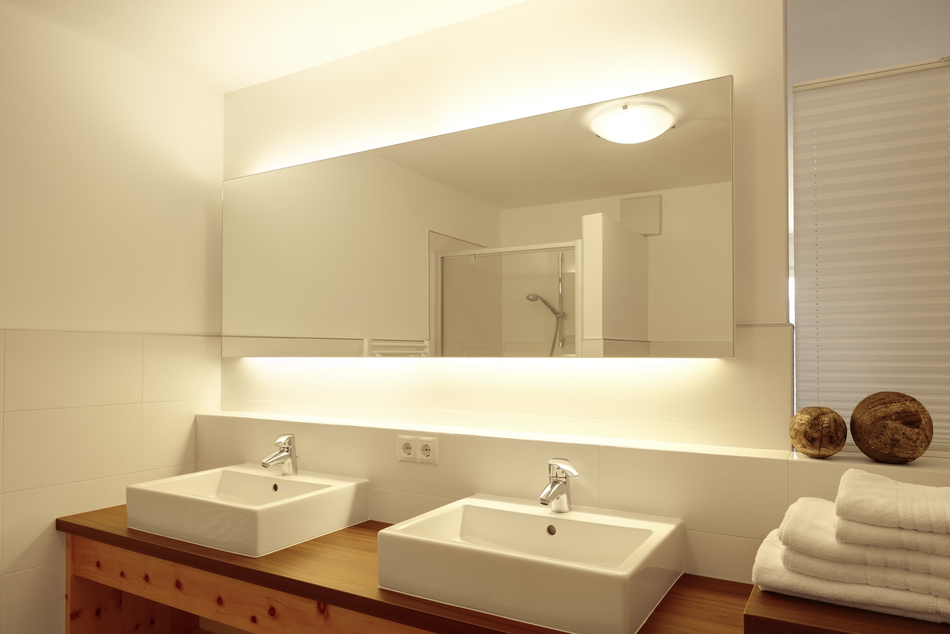 Badezimmer Feriewohnung C Residence Lechner Appartement Waschbecken Dusche