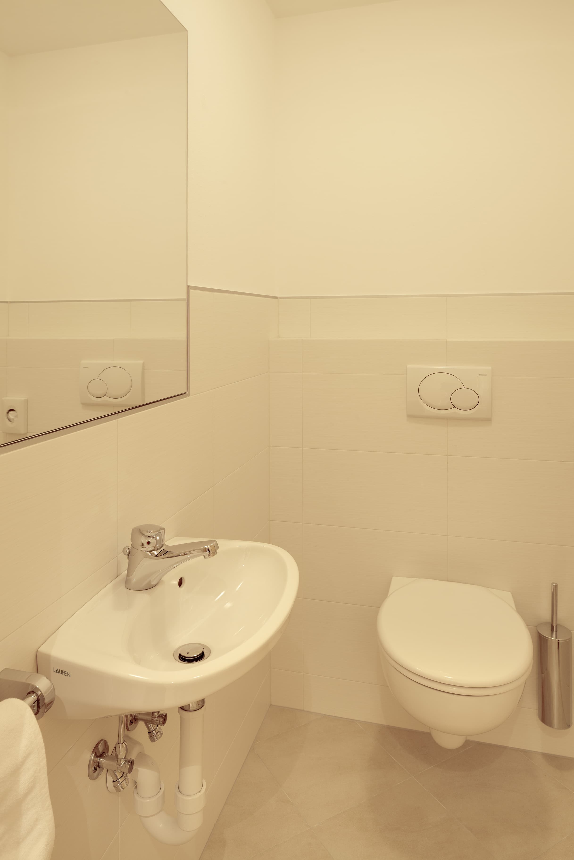 Ferienwohnung Typ A Badezimmer Waschbecken WC Lechner Residence