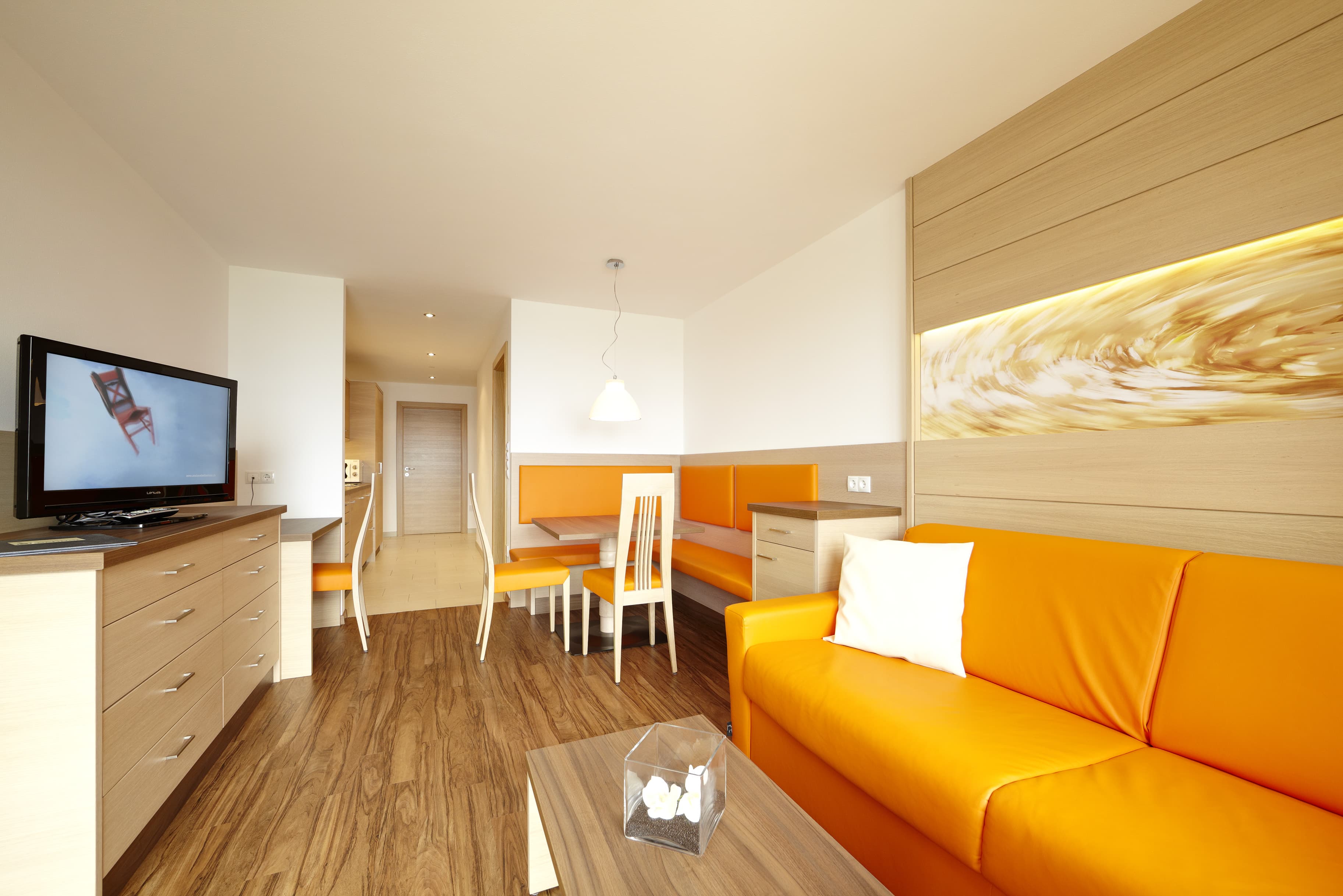 Camera da letto Soggiorno Divano TV Appartamenti Residence Lechner Merano e dintorni Tipo B