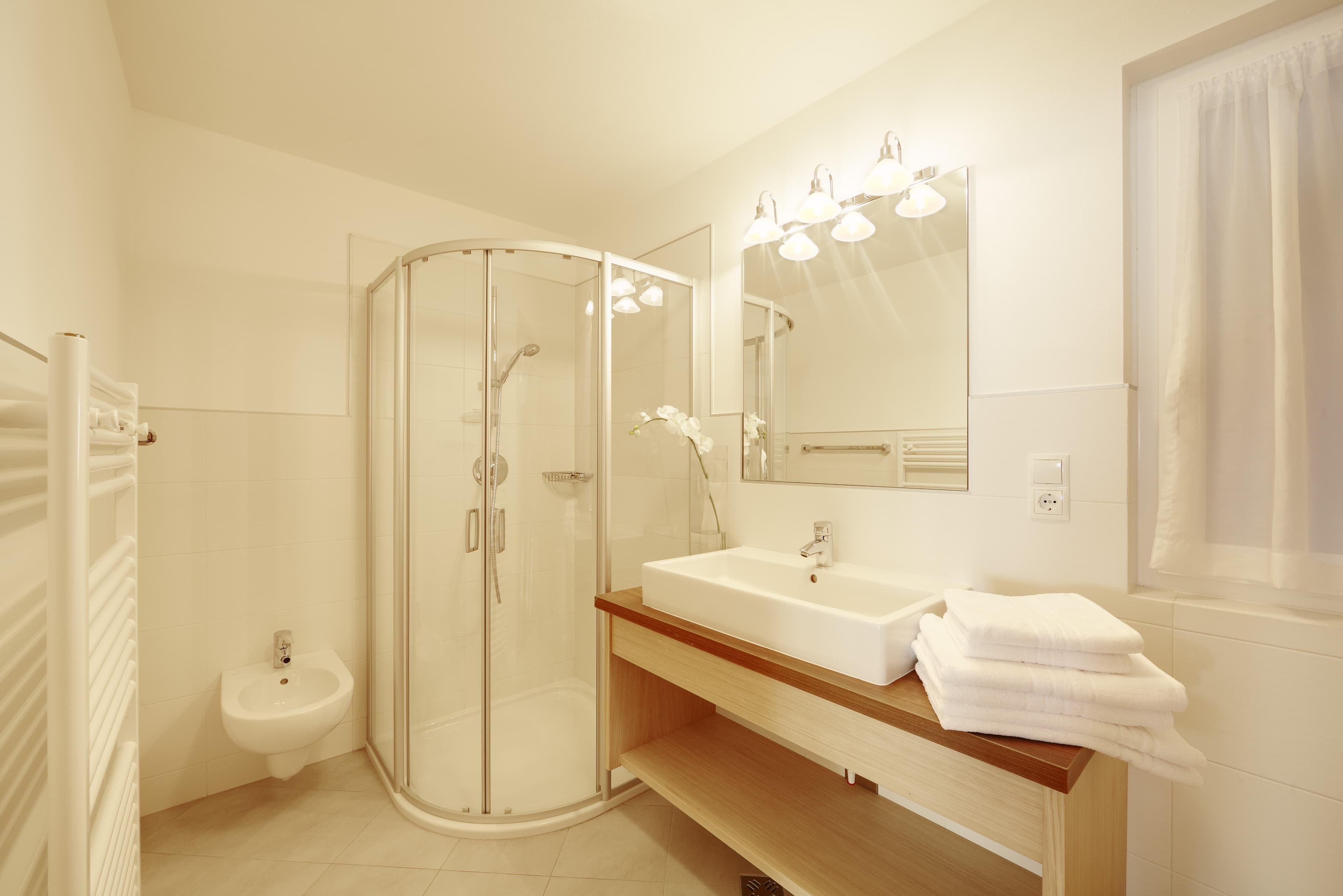 Badezimmer Feriewohnung C Residence Lechner Appartement Dusche Waschbecken